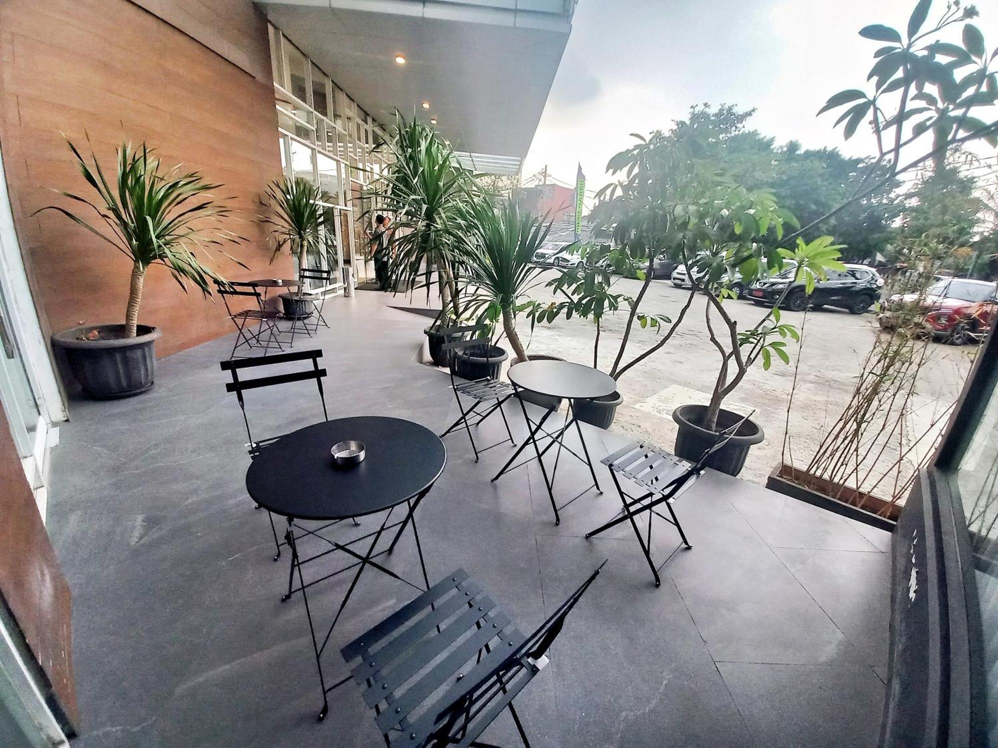 Hotel 88 Kedoya Jakarta Luaran gambar