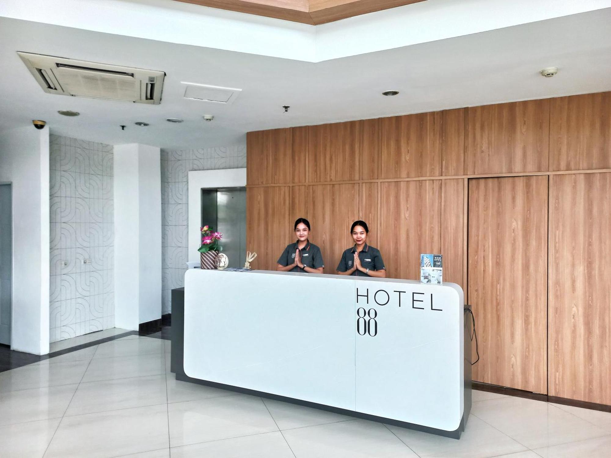 Hotel 88 Kedoya Jakarta Luaran gambar