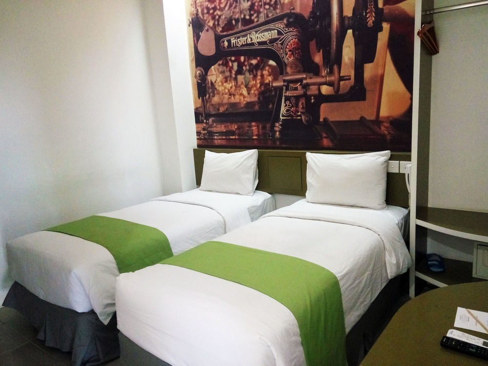 Hotel 88 Kedoya Jakarta Luaran gambar