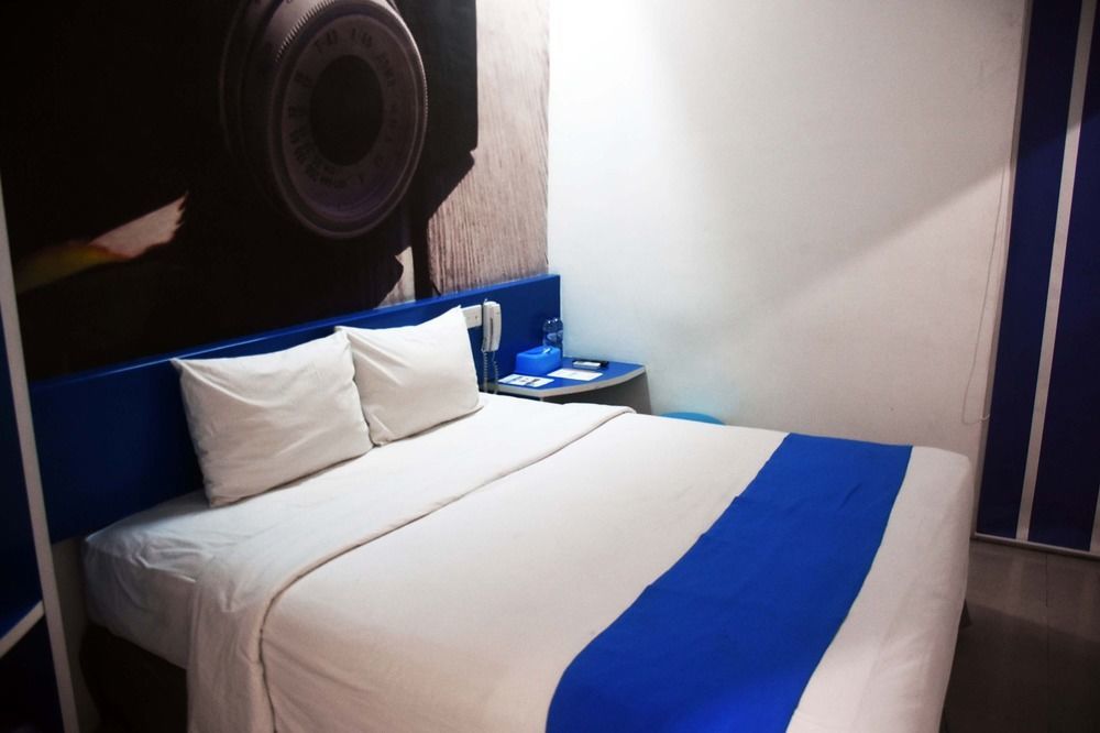 Hotel 88 Kedoya Jakarta Luaran gambar