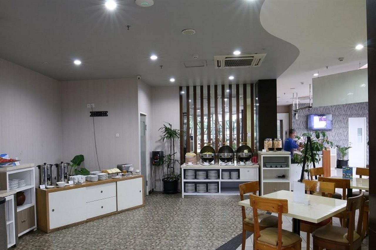 Hotel 88 Kedoya Jakarta Luaran gambar