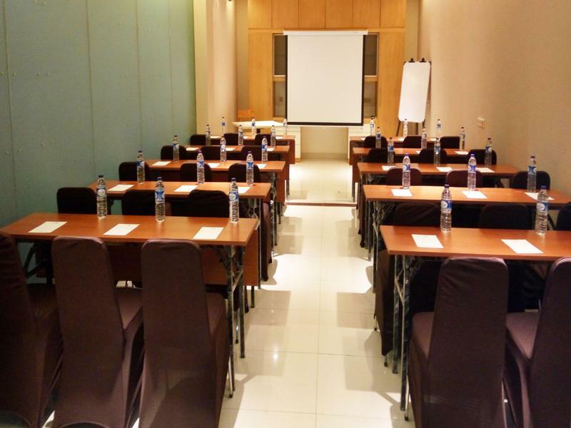 Hotel 88 Kedoya Jakarta Luaran gambar